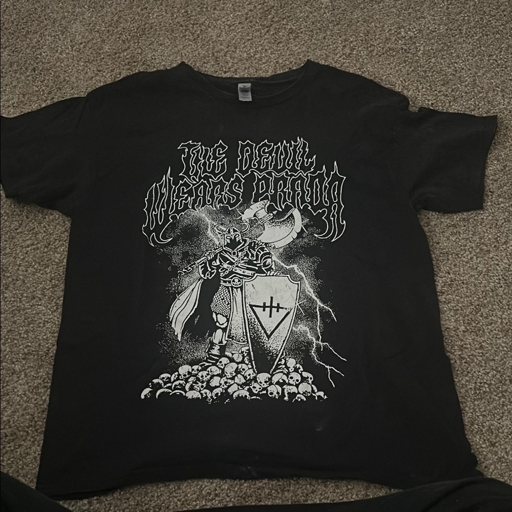 The devil wears prada graphic tee